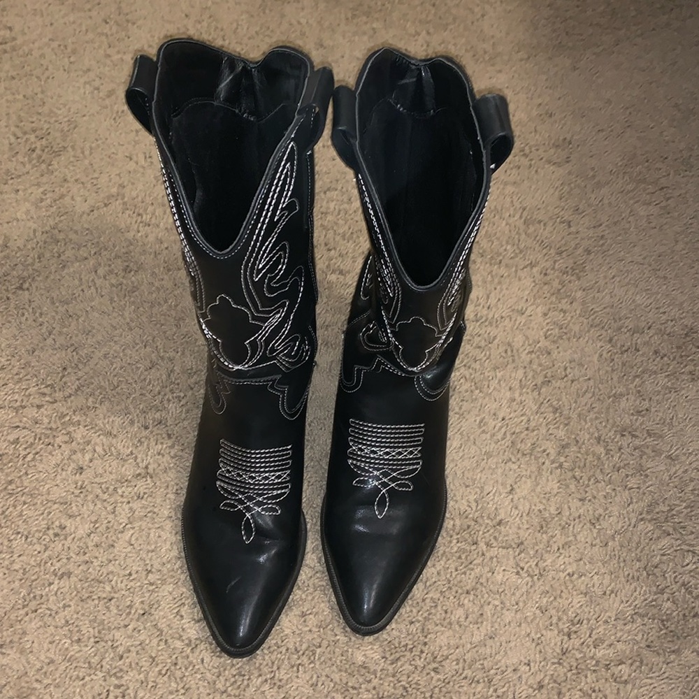 Black boot